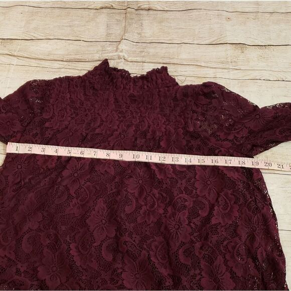 3 for $25 Cable and Gauge Lacy Top - Picture 11 of 12